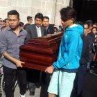  La tarde del lunes fue sepultado el cuerpo de Ramírez, en el Cementerio San Miguel de Ibarra, luego de la misa en la Iglesia La Basílica.  