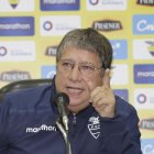  Tras un nuevo fracaso en la Copa América, todos los dedos apuntan al técnico colombiano. 