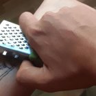  El hombre tomó esa decisión para poder unirse a la Policía Aeroportuaria, que no acepta personas tatuadas. 