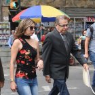  Diez días después de haberse hecho público los videos de la joven, las críticas recibidas en redes sociales aún la mantienen deprimida, según sus abogados. 