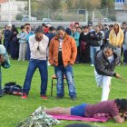  Momentos en que el culpable recibía el primer latigazo, mientras los familiares lloraban. 