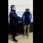  Intento asesinar a su madre de 83 años golpeándola y prendiendo fuego. 