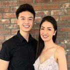  El joven junto a su madre, quien para muchos, no aparenta serlo. 