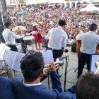  El evento de bandas de pueblo congregó a decenas de miles de personas; unos recordando épocas pasadas y otros conociendo esa tradicionalidad. 