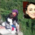  Jessy Moreno, de 32 años, tomó la trágica decisión de lanzarse desde un puente sosteniendo a su hijo de 10 años.  
