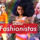  Barbie en silla de ruedas y Barbie con pierna ortopédica pertenecen a la linea fashionistas. 