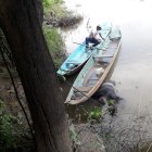 El cuerpo se encontraban a pocos metros del Puente Narcisa de Jesús que une a Daule con Nobol.  