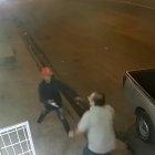  El hecho quedó grabado en las cámaras de seguridad de la vivienda de la víctima.   