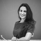  García se ha formado en clínicas que tenían en su lista de pacientes a Donald y Melania Trump, Alicia Keys o Michael Douglas. 