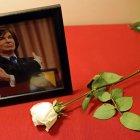  El cuerpo es velado en la capilla ardiente instalada en la madrileña sede de la Sociedad General de Autores y Editores. 