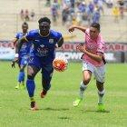  Roberto Ordóñez (i) no pudo evitar la derrota del Delfín como local. 