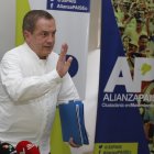  Ricardo Patiño fue el último en abandonar el país. 