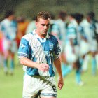  El exdelantero argentino se retiró del fútbol profesional en 2002 vistiendo la camiseta de Emelec. 