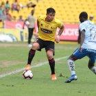  Referencial. Los canarios acumularon su quinta tarjeta amarilla.  