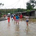  Debido a los incesantes aguaceros se han destruido 120 viviendas y 7.692 hectáreas de sembradíos, y han quedado parcialmente afectados 8.425 casas, 25.806 hectáreas de cultivos, 198 centros de educación y ocho establecimientos de salud.  