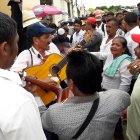  También hubo músicos que le cantaron melodías como ‘Por algo siempre me han de recordar’. 