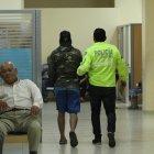  El sospecho fue detenido para investigaciones.  