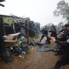  Personal policial echa abajo varias de las casuchas levantados en el sector donde residían mineros y sus familias. 