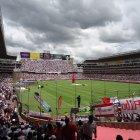  Lanzaron objetivos a la cancha en el juego contra Aucas. 