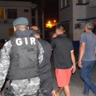  Las personas están acusadas por el delito de trata de personas con fines de explotación sexual.  