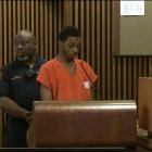  Jaylen Latrell entró por la noche a la casa de la madre de un asesino serial y apuñaló a la mujer y 3 niños mientras dormían. 