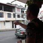  Santiago Ocampo, de 37 años, es uno de los nueve heridos por los sismos. Vive en Macas, a tres horas en carro de la zona del epicentro, en la selva oriental. 