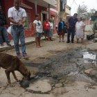  El agua podrida corre por todos lados en la cooperativa 21 de Noviembre. 