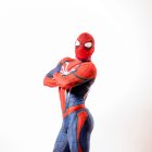  Hace unas semanas, impidió que un ladrón se salga con la suyas en Santiago de Chile. Pero esta buena acción no es la única del personaje. 