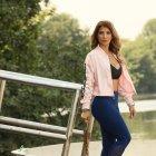  Usa ropa muy cómoda para su rutina diaria o cuando tiene que ir a la radio. 