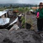  Una habitante lamenta la desgracia que afectó gran parte de Cutuglahua. 