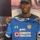  El futbolista Brayan Angulo jugará en el Cruz Azul mexicano. 