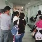  Los familiares tomaron fotografías del sospechoso, cerca del bus donde ocurrieron los hechos. Tiene medidas sustitutivas. 