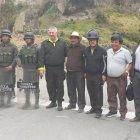  Hubo una negociación que involucró al gobernador de Cotopaxi Jorge Miño. Su rescate solo fue posible tras una explicación de lo que implicaba penalmente la retención de los uniformados. 