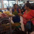  Estrategia para retener clientes, crear vínculos o ahorrar, depende desde dónde se mire, la yapa es una tradición presente en todo Ecuador. Sin embargo, también puede afectar los negocios. Conozcamos más de esta costumbre de pedir un extra. 