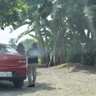  Funcionarios llegaron a la casa donde vivía la niña fallecida y la encontraron cerrada.  