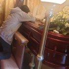  La difunta deja en la orfandad a dos niños, uno de un año y otro de 10 días de nacido. 