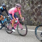  El ciclista ecuatoriano no tuvo problemas en la etapa 18 y mantiene la ventaja sobre Nibali y Roglic a falta de tres jornadas. 