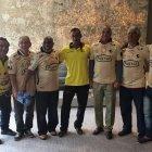  Gerson Texeira junto a hinchas y otras glorias del Barcelona en el homenaje realizado en Brasil. 