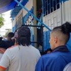  Los pacientes deberán llenar un formulario para la ficha médica. 