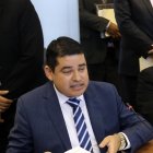  Según la fiscal general, Diana Salazar, se encontraron cheques por grandes sumas de dinero durante la investigación. 