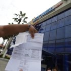  Mediante un comunicado explicó que entre las medidas principales, se suspenderán los cortes de energía hasta que se resuelvan los reclamos presentados por la ciudadanía. 