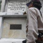  Esta es la tumba sin identidad que está en la puerta 12 del cementerio. 