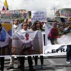  Tras pasar un control de seguridad ecuatoriano y llegar a Mataje, fueron capturados y trasladados a territorio colombiano por el Frente Oliver Sinisterra, disidencia de las FARC bajo el mando de un hasta entonces desconocido alias “Guacho”, abatido ocho meses después.  