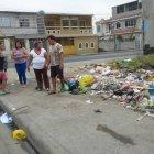  Moradores piden que multen a las personas que arrojan basura en el sector. 