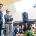  La reacción del artista se debió a que no lo dejaron repartir unos ‘souvenirs’. 