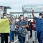  Habitantes de Milagro salieron en una manifestación a protestar por los malos olores que llegaban a la ciudad. 