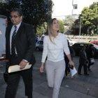  A su salida, Vera no quiso responder preguntas. No dijo por qué su nombre aparecía en los documentos registrados por Laura Terán, exasesora de Rafael Correa.  