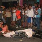  Mónica García tomó por última vez la mano de su único hijo mientras estaba sin vida sobre la calzada.  