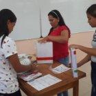  La apertura de las puertas de los recintos después de las 07:00 y la ausencia de los miembros de Juntas Receptoras del Voto fueron las quejas más repetidas entre los votantes. 