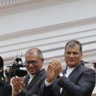  Ambos exfuncionarios encabezan la lista de procesados. 